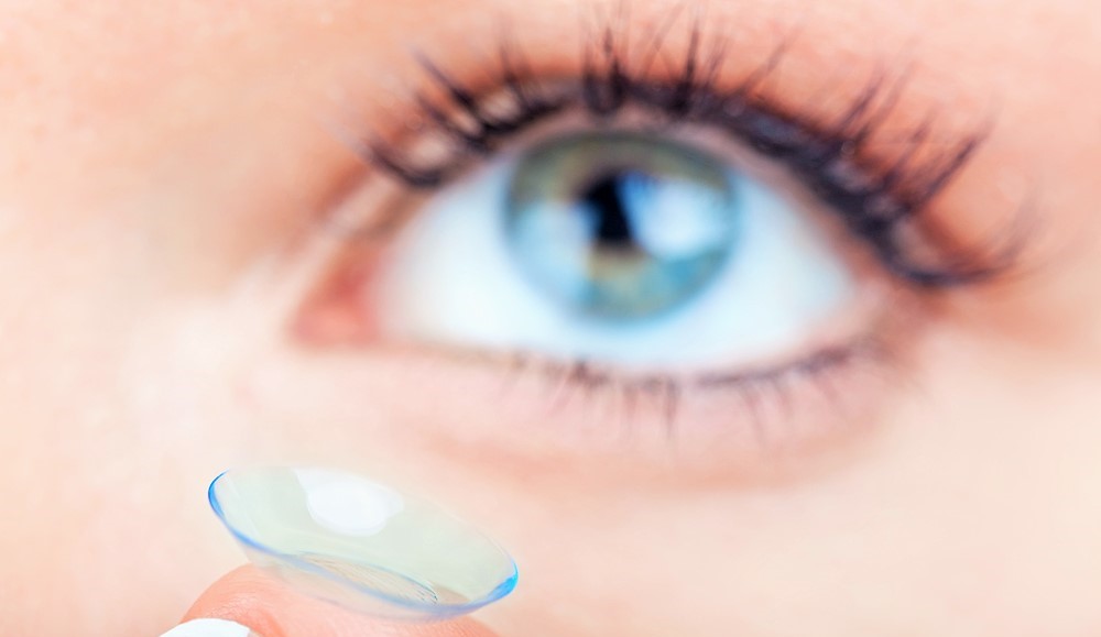contact lens dry out your skin