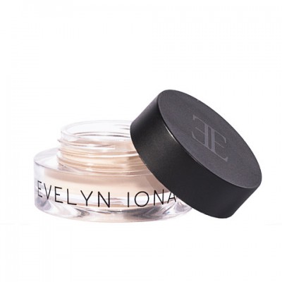 evelyn-iona-concealer