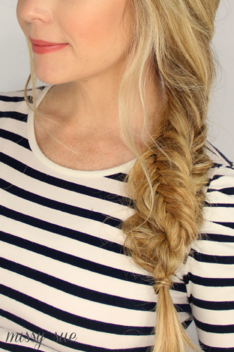 fishtail-twisted-side-braid-hair
