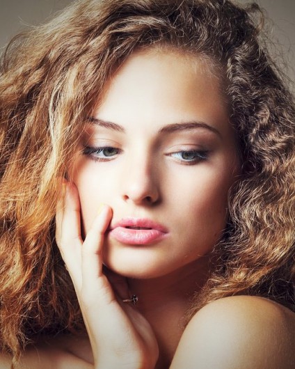 how to defrizz curly hair